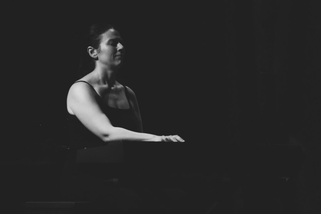 Πιάνο: Πηνελόπη Καλύβα