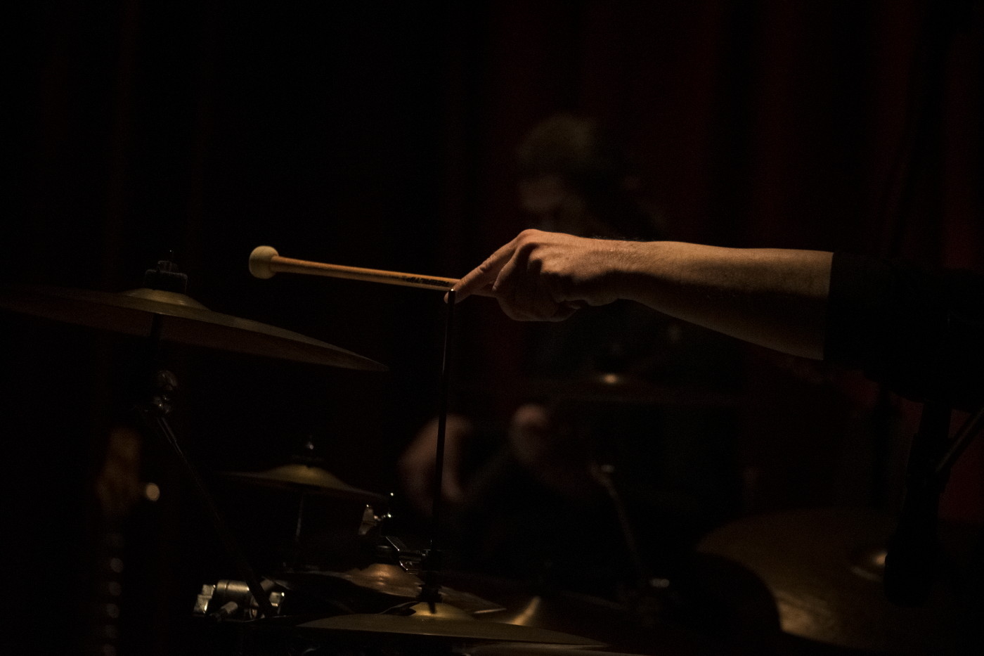 Τύμπανα: Νίκος Ψαριανός